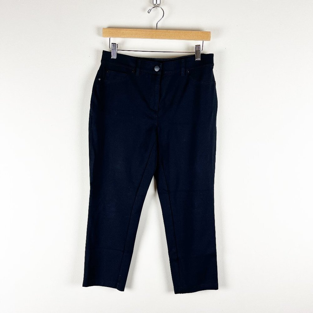 2/$30 Chico's So Slimming Crop Pant 0